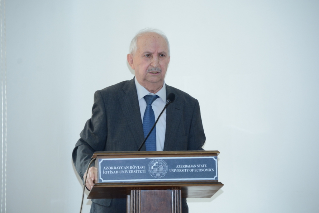 UNEC-də elm-praktik konfrans keçirildi    - FOTOLAR